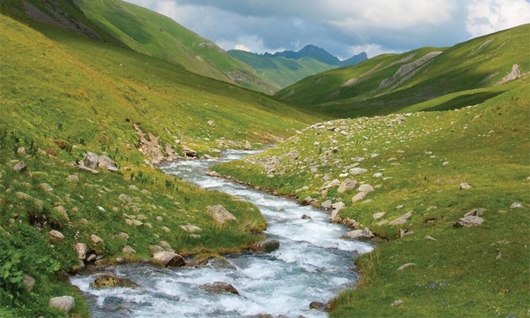 Una passeggiata lungo il fiume