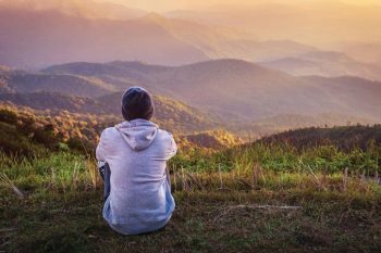 Perché è importante trascorrere del tempo da soli con Dio?